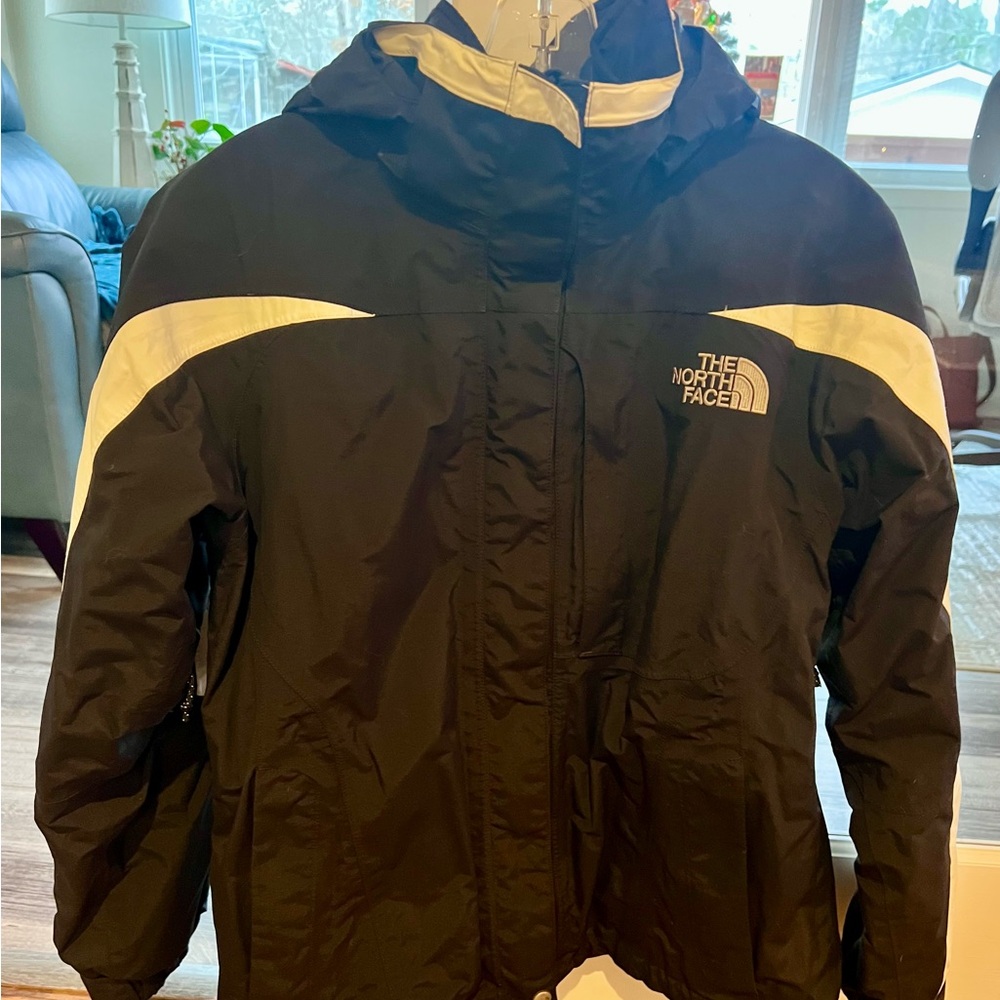 Women’s Northface ski jacket size medium